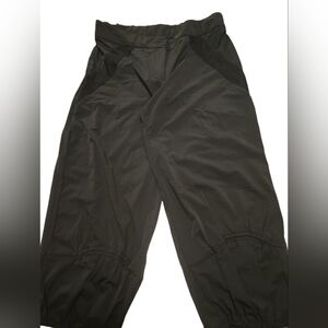 3/$10 Cream Capris